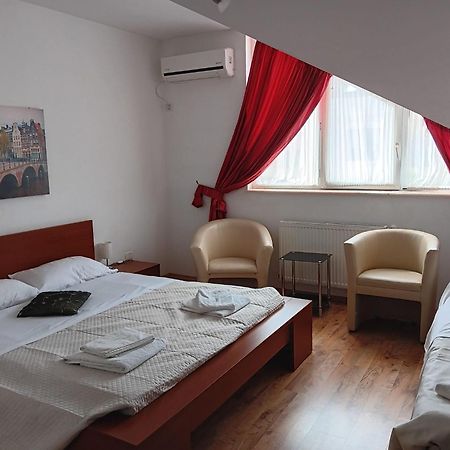 Hotel Vila Veneto Τιμισοάρα Εξωτερικό φωτογραφία