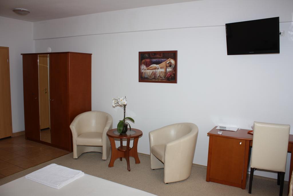 Hotel Vila Veneto Τιμισοάρα Δωμάτιο φωτογραφία